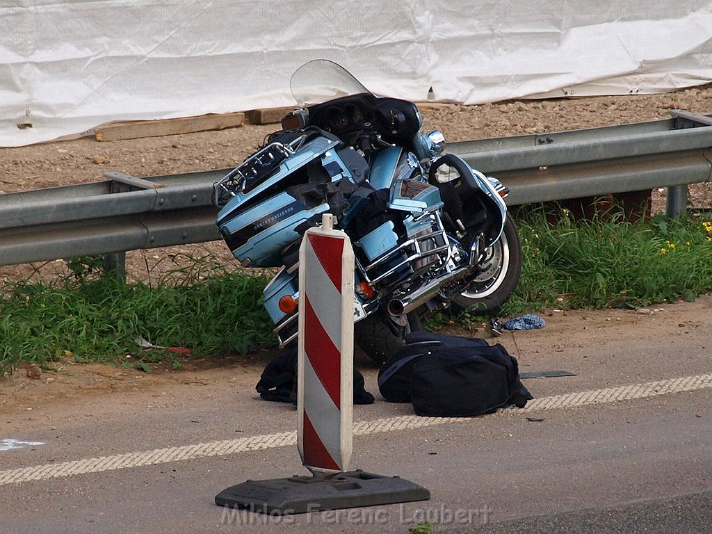 VU A 3 Rich Oberhausen Motorrad PKW Beifahrerin Motorrad verstorben P37.JPG